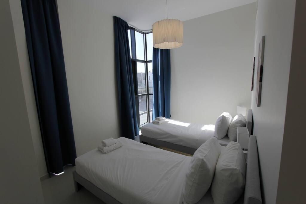 דובאי Specious 3 Bedrooms With Maid Room Villa מראה חיצוני תמונה